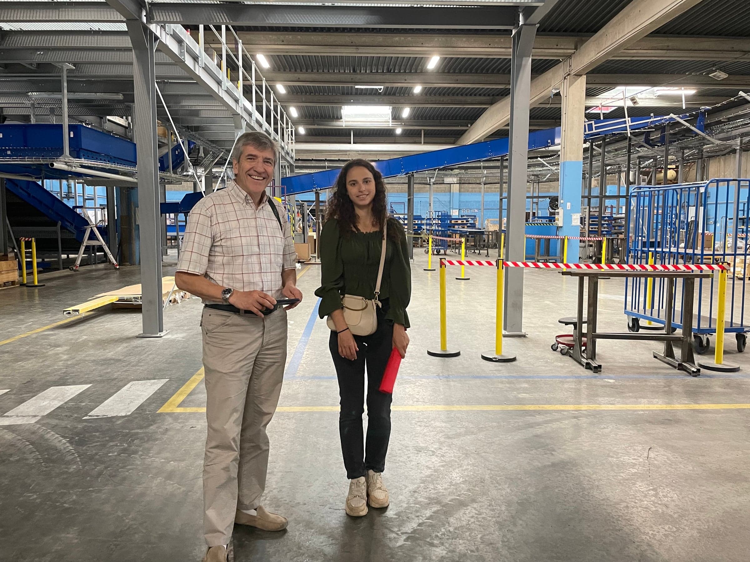 Kahina et Bruno Gauffroy, binôme étudiante et mentor chez Actemium Lyon.